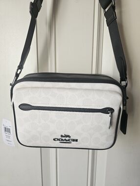 Coach "NWT" Cream &Black Men’s/UNISEX Crossbody Belt Bag No.#J2580-CZ401 🖤🤍